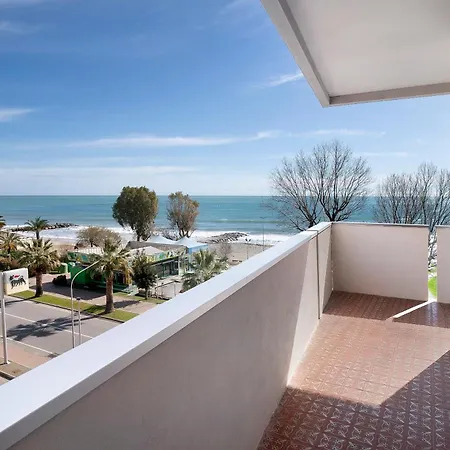 Appartamento Fronte Mare - Marina Di