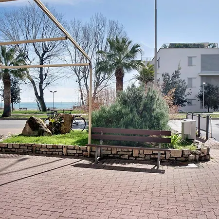 Appartamento Fronte Mare - Marina Di *